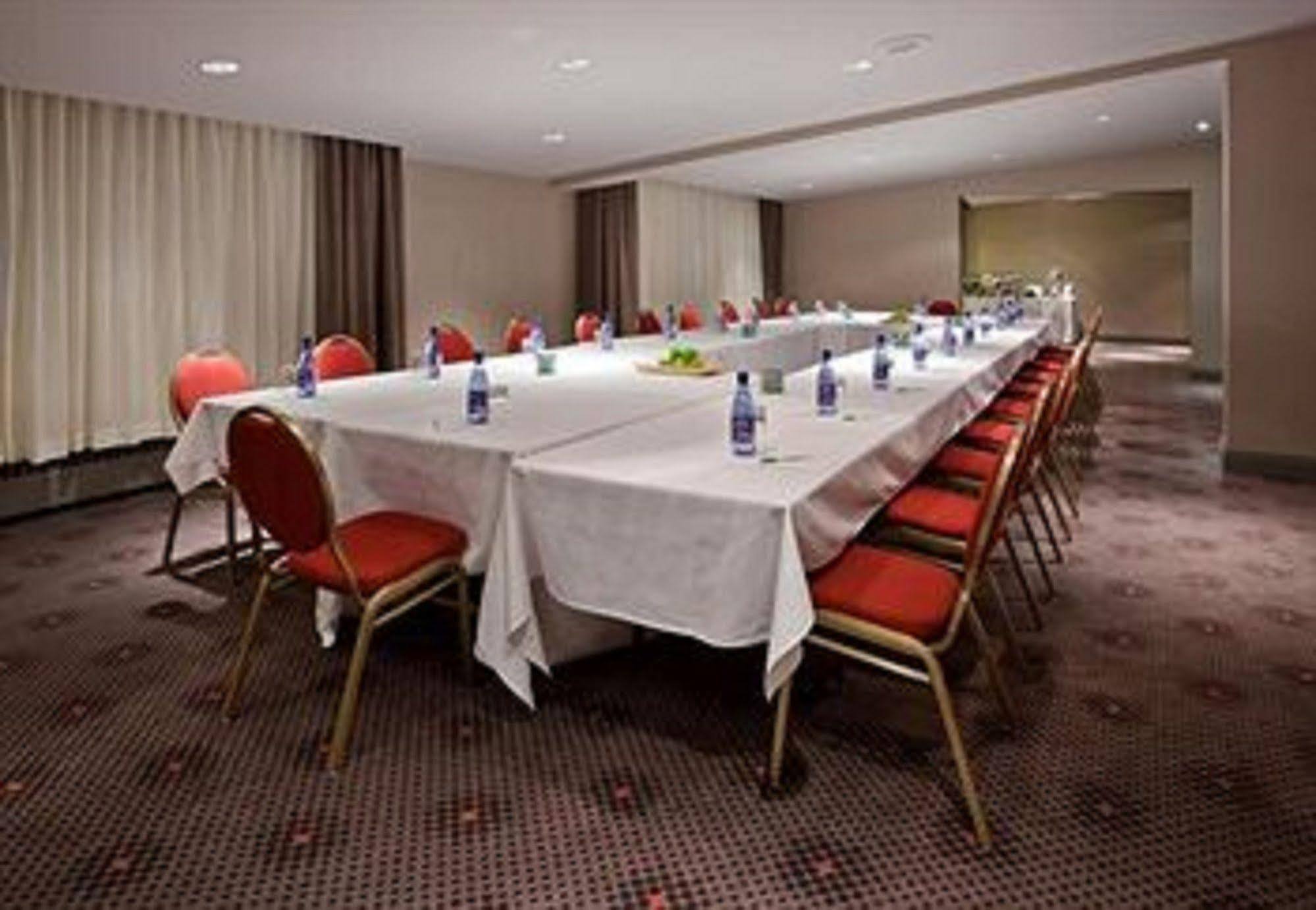 Holiday Inn Toronto Airport East By Ihg Επιχειρήσεις φωτογραφία